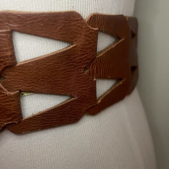 Beautiful Brown Leather Belt w/Silver Hardware Sz: S - Picture 7 of 9